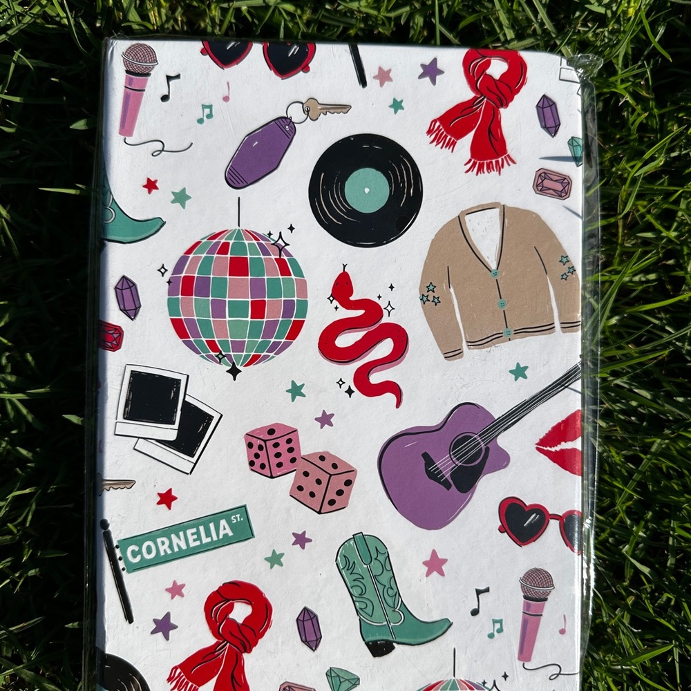 Taylor Swift Notebook - Picture 3 of 7